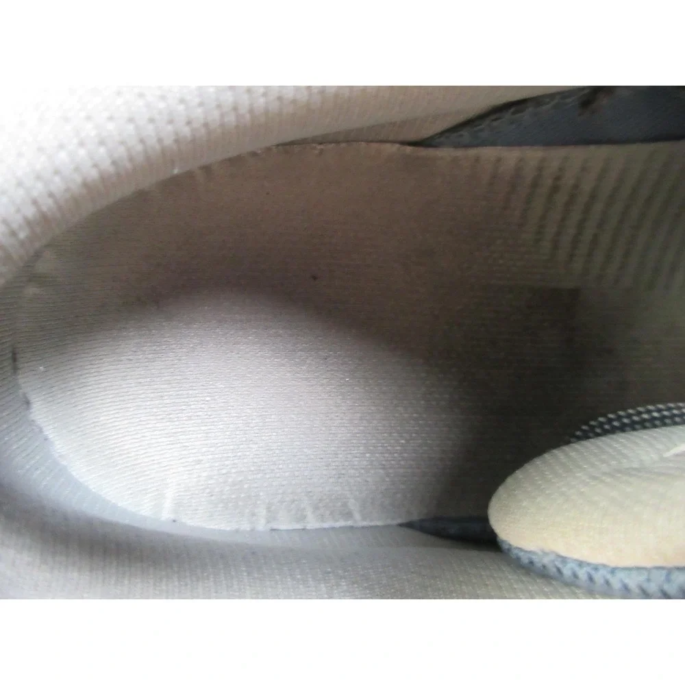On Cloud Shoes Womens Size 10 Helion Swiss Engineering Running Sneakers Trainers